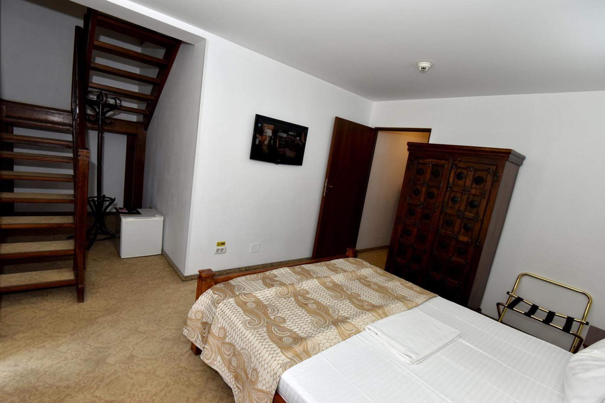Conac Bavaria Buşteni Exteriér fotografie