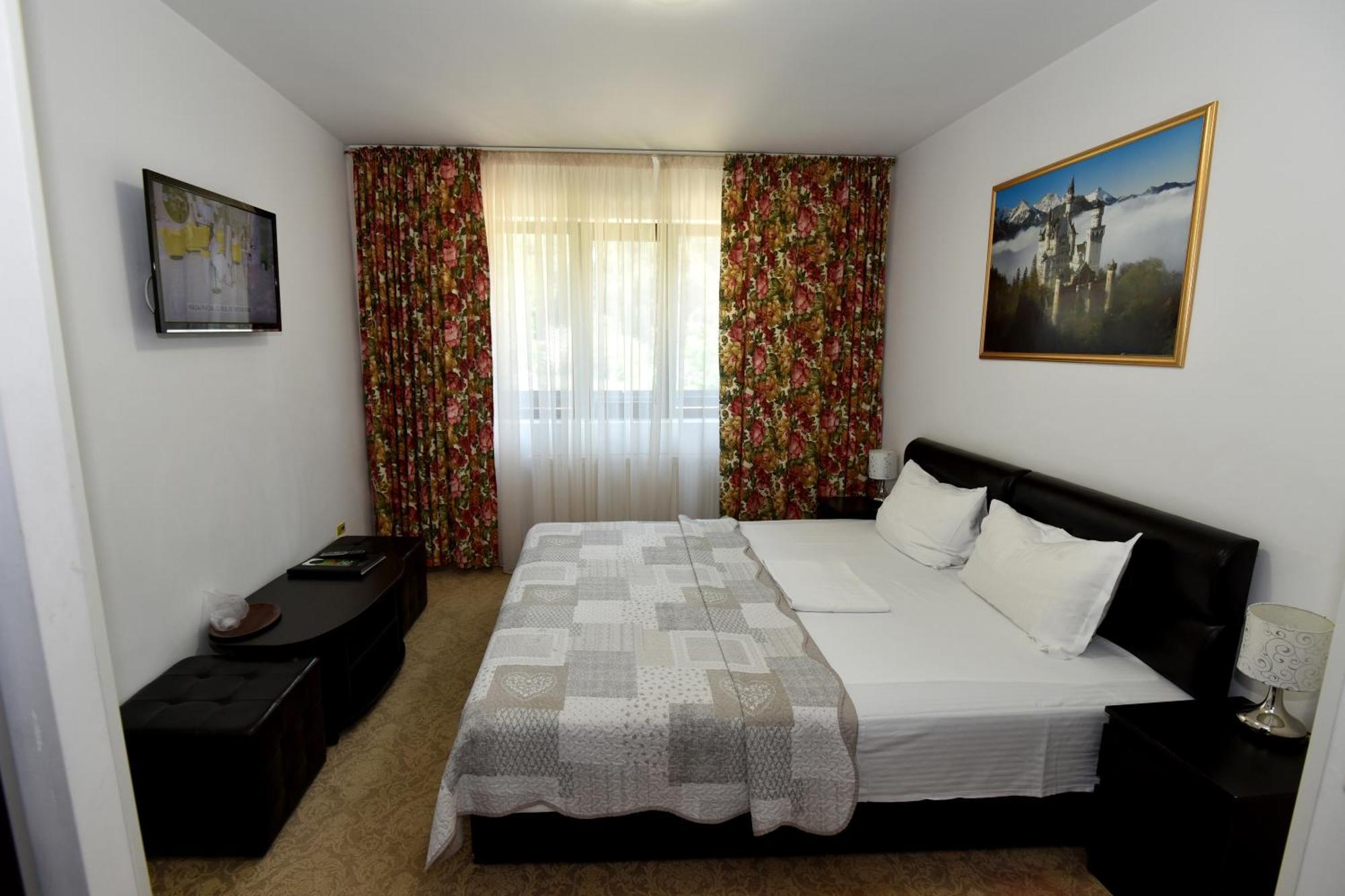 Conac Bavaria Buşteni Exteriér fotografie