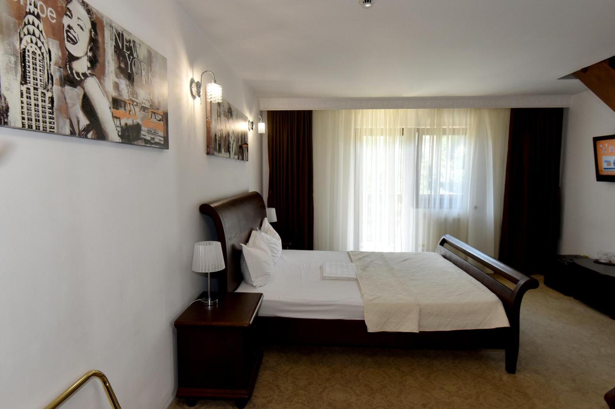 Conac Bavaria Buşteni Exteriér fotografie
